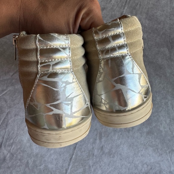 P448 Silver and White Sneakers - Picture 5 of 11